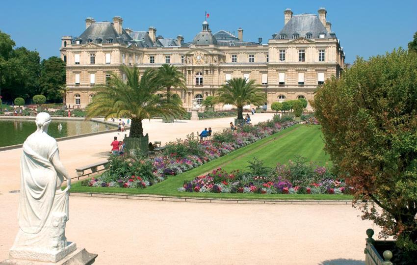 شقة Petite Maison Avec Cour Dans Les Beaux Quartiers-Vous Faites Le Menage- Very Good Prices For T-H-E Location But You Have To Clea-N Th-E Flat باريس المظهر الخارجي الصورة