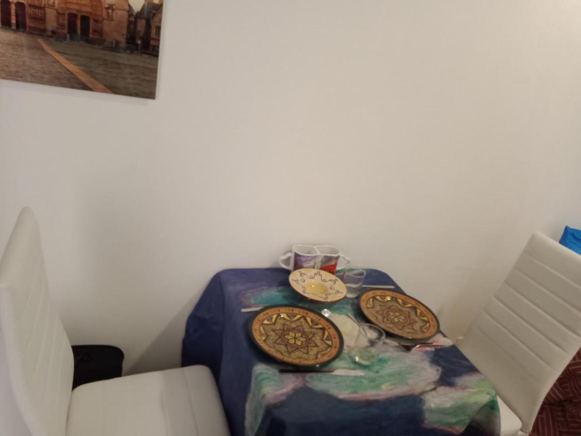 شقة Petite Maison Avec Cour Dans Les Beaux Quartiers-Vous Faites Le Menage- Very Good Prices For T-H-E Location But You Have To Clea-N Th-E Flat باريس المظهر الخارجي الصورة
