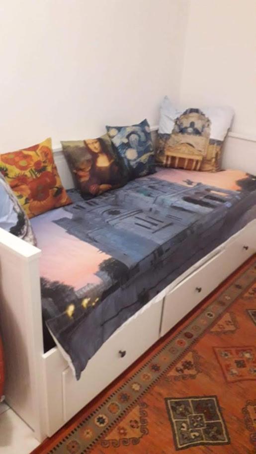 شقة Petite Maison Avec Cour Dans Les Beaux Quartiers-Vous Faites Le Menage- Very Good Prices For T-H-E Location But You Have To Clea-N Th-E Flat باريس المظهر الخارجي الصورة