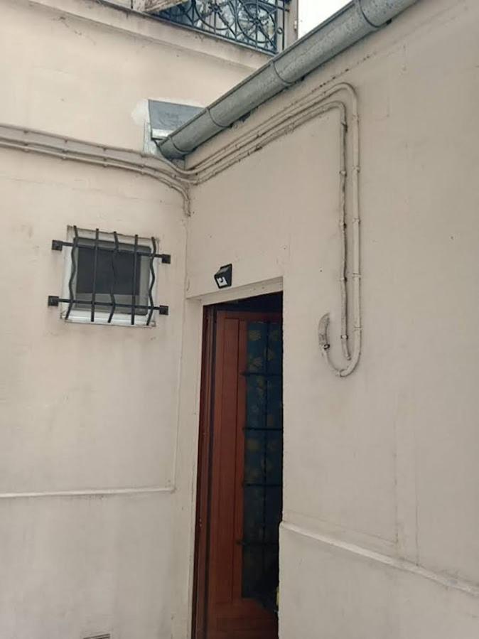 شقة Petite Maison Avec Cour Dans Les Beaux Quartiers-Vous Faites Le Menage- Very Good Prices For T-H-E Location But You Have To Clea-N Th-E Flat باريس المظهر الخارجي الصورة